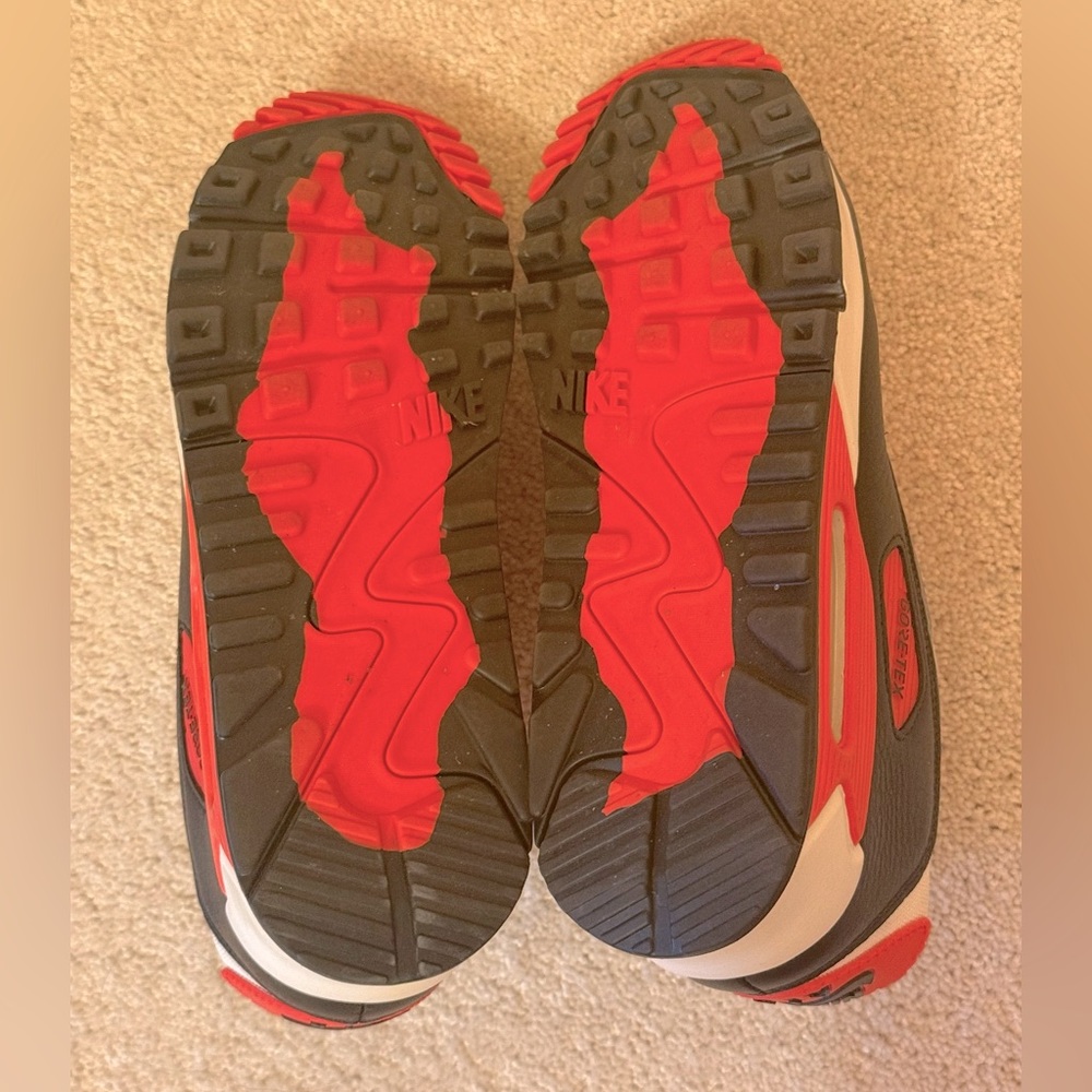 Mens Nike Air Max 90 GTX FD5810-101 White/Black/Bright Crimson No Box size 10.5 - Picture 3 of 10